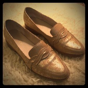 Anthropologie Lien.Do Gold Loafers